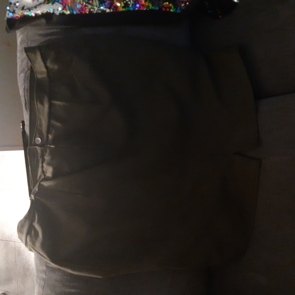 2 knee length skirts - Picture 3 of 4